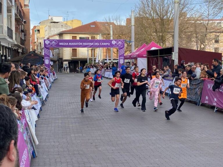 Medina del Campo se vuelca con las carreras infantiles de la 40ª Media Maratón