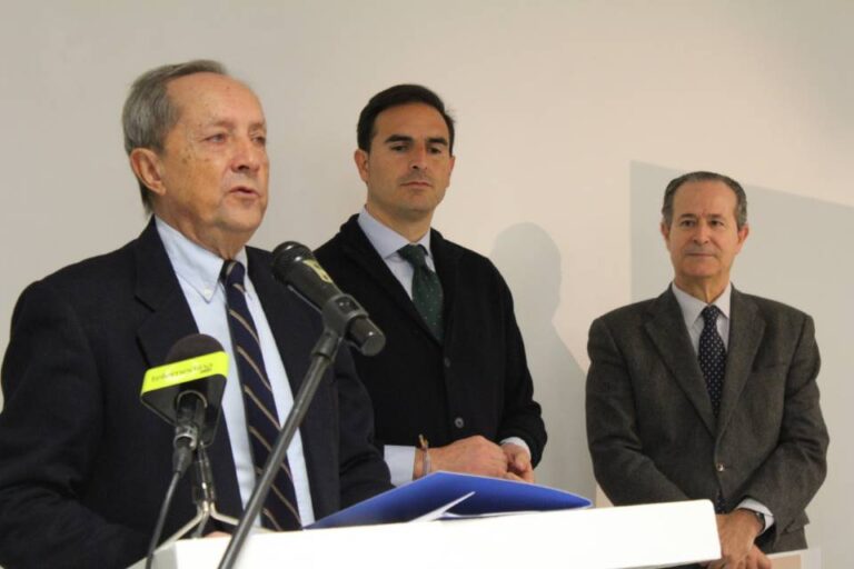 Medina del Campo acoge la exposición “Ángeles, el equilibrio de Miguel Delibes”