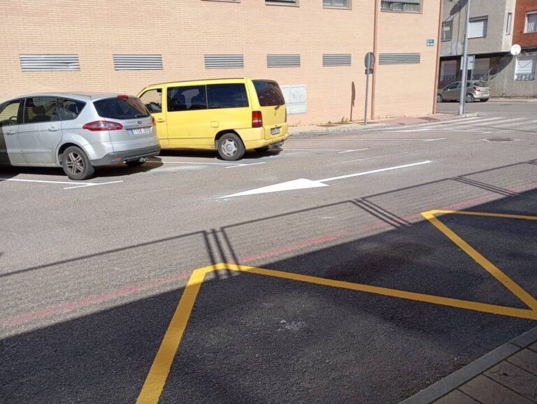 La calle Madre Cándida cambia a sentido único para ampliar el aparcamiento en Medina del Campo
