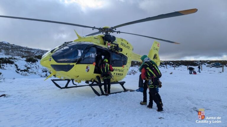 Rescate en La Covatilla: Un esquiador herido es evacuado en helicóptero tras sufrir una lesión en la rodilla