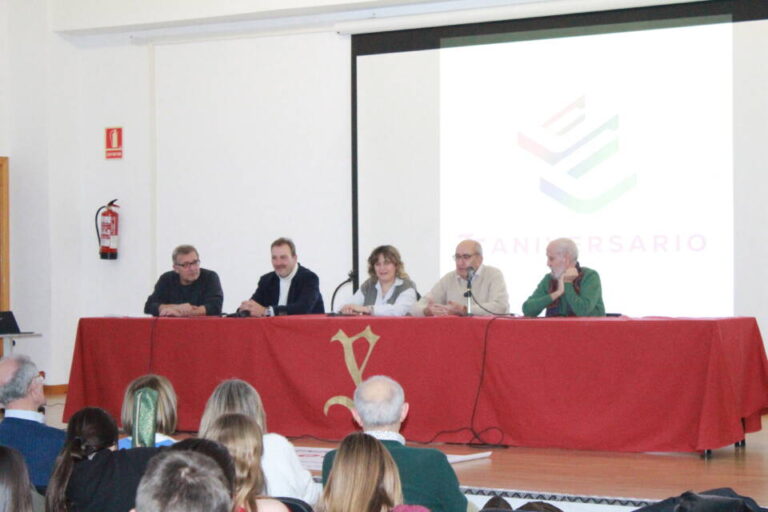 El «Instituto Emperador Carlos» reúne a ex-profesores y ex-directores como parte de las celebraciones de su 75º aniversario