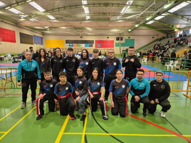 El Club Budokan Medina logra trece medallas en el Campeonato de Castilla y León de Kickboxing