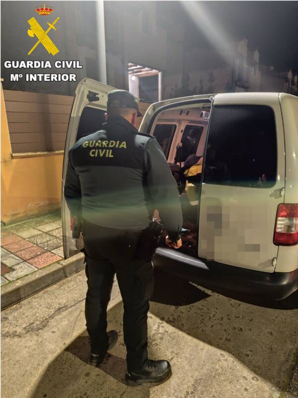 Detenido un hombre e investigada una mujer por el robo en dos furgonetas en Villamuriel de Cerrato