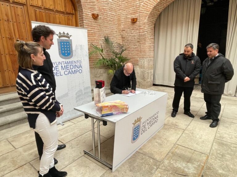 El compositor valenciano Sergi Querol i Tormo cede la marcha «Para ti, señor» a la Banda Municipal de Música de Medina del Capmo