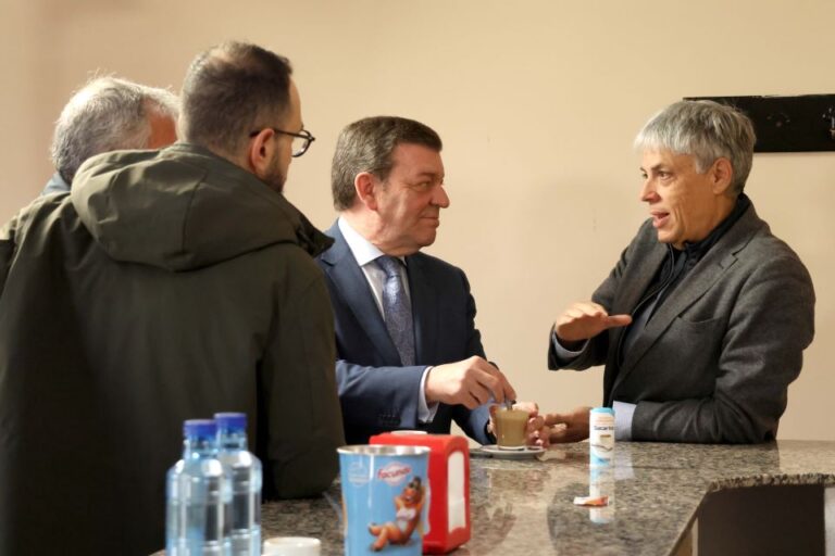 La Junta amplía hasta el 5 de mayo el plazo para que los pueblos pequeños pidan las ayudas de 3.000 euros para bares y centros de ocio