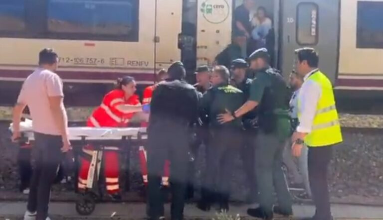 Medina del Campo recibió a 400 pasajeros evacuados de un tren varado en Toro durante el gran apagón