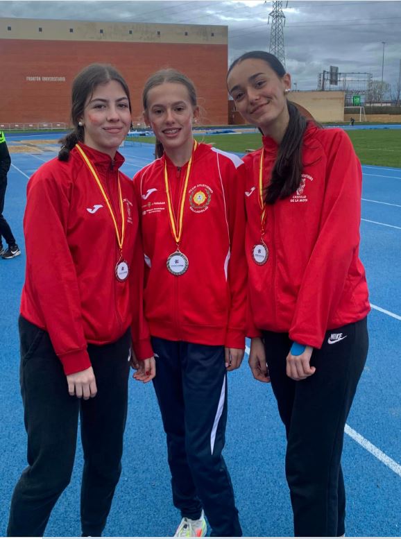 Medina del Campo celebra el metal de plata de sus atletas en el autonómico sub-16