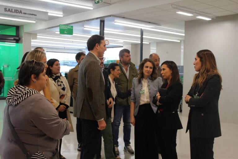 El nuevo Mercadona abre sus puertas en Medina del Campo tras una inversión superior a cuatro millones de euros