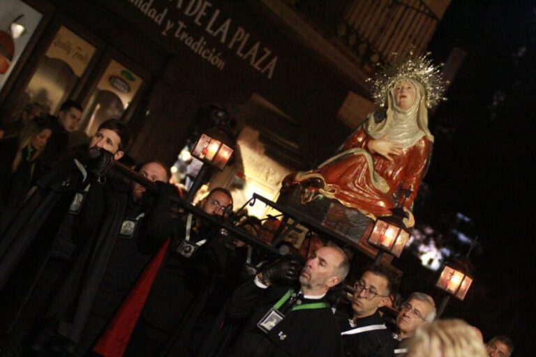 La Procesión de la Vera Cruz de Medina del Campo, en imágenes