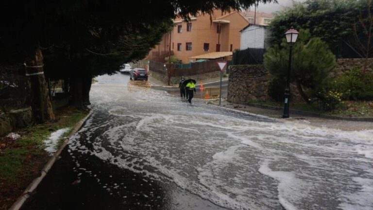 Tormentas y lluvias torrenciales ponen en alerta dos provincias de Castilla y León
