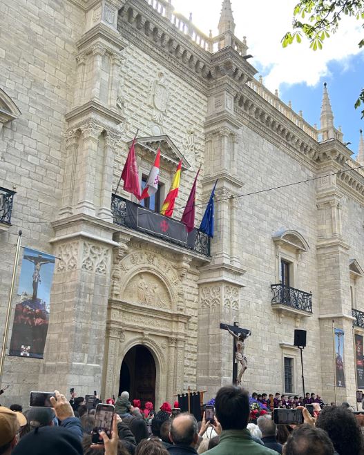 El Cristo de la Luz vuelve a recorrer las calles de Valladolid en Jueves Santo