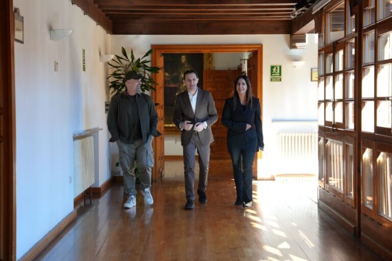 Blacklladolid 2025: literatura de primer nivel y sabor gastronómico en el castillo de Fuensaldaña