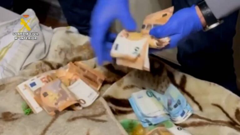 Cae un punto de venta de drogas en Benavente: detenido un vecino de 60 años con cocaína, anfetamina y más de 2.300 euros en efectivo