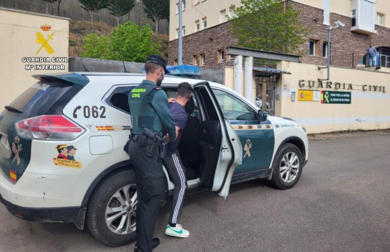 Dos jóvenes detenidos por apuñalar a un hombre en Barruelo de Santullán