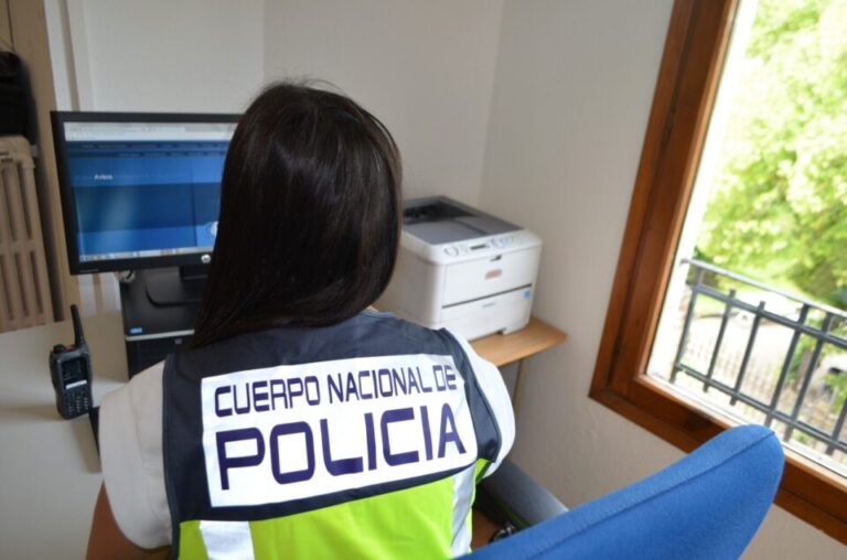 policia nacional en Medina del Campo