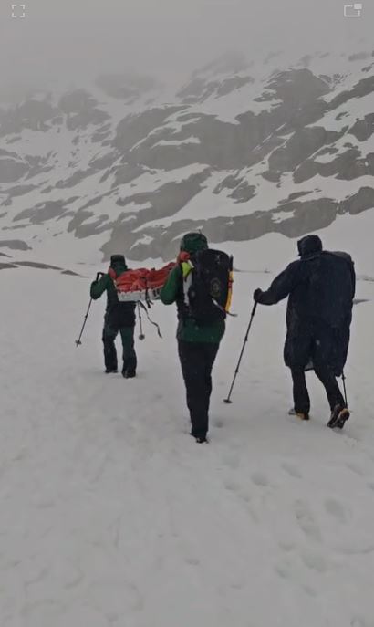 Rescate extremo en Gredos: un menor sufre ceguera por el sol y es evacuado a pulso por la Guardia Civil