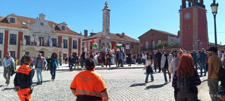 Villalar 2025 arranca con fuerza: más de 11.000 personas y 3.500 vehículos a mediodía colapsan los accesos