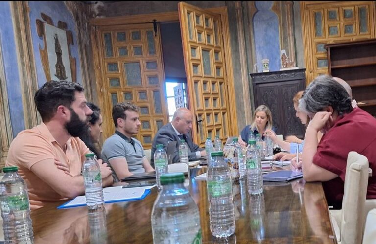 Medina del Campo debate en una mesa de trabajo la supresión de paradas de Renfe
