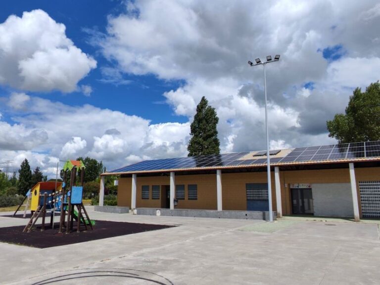 Tordesillas apuesta por la energía solar: invierte 140.000 euros en placas fotovoltaicas para tres edificios municipales