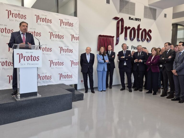 Luis Planas inaugura la nueva Bodega Protos en Valladolid y destaca a Mercosur como “una gran oportunidad” para el vino español