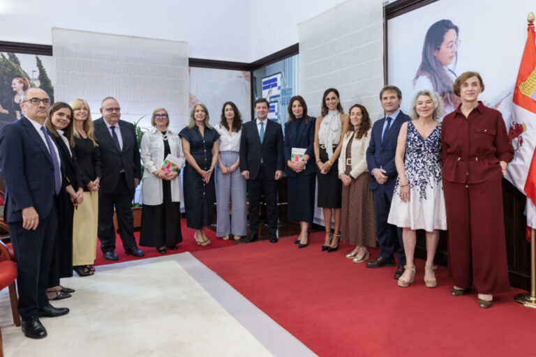 Castilla y León refuerza la atención sanitaria femenina con un plan integral para mayores de 50