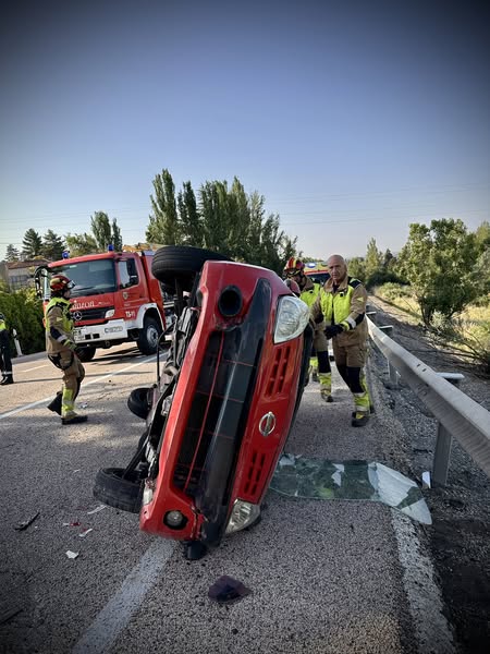 Susto en León: dos heridos tras un violento choque entre dos coches en la N-630