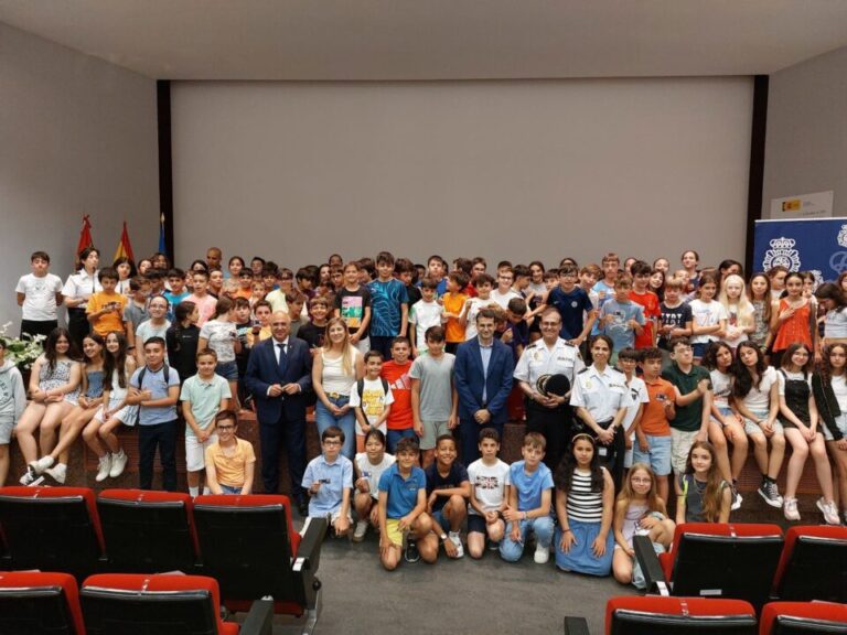 133 escolares de Valladolid ya son ciberexpert@s: la Policía Nacional les forma contra los peligros de Internet