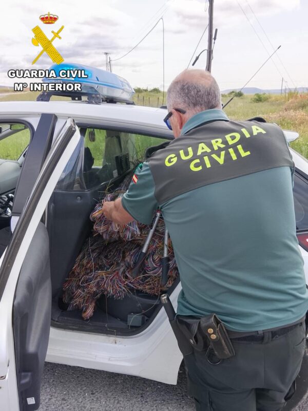 La Guardia Civil desarticula en Ávila una banda dedicada al robo de cable de cobre y falsificación de matrículas