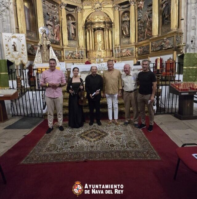 Canco López y Elsa Ferrer deslumbran en Nava del Rey con el órgano y el violín barroco
