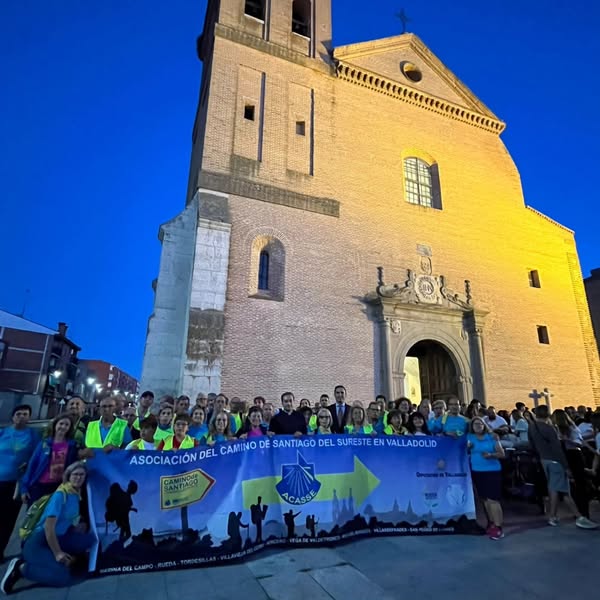 La Asociación del Camino de Santiago del Sureste de Valladolid une Medina del Campo y Villaverde de Medina con una «marcha peregrina nocturna»