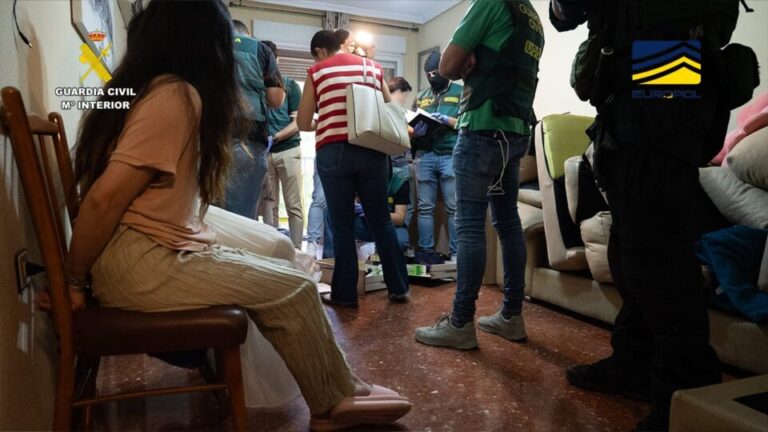 Cae una red que blanqueaba hasta 400.000 euros al día con oro y plata: 19 detenidos en una macrooperación de la Guardia Civil