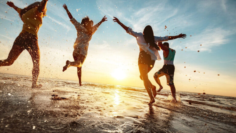 Así afecta el verano a tu cerebro: seis hábitos que pueden mejorarlo (o dañarlo)