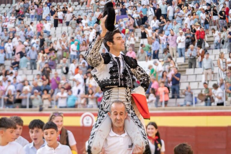 Palencia: Perera abre la Puerta Grande y ‘Bellotero’ se gana la vuelta al ruedo en un gran arranque de San Antolín 2025