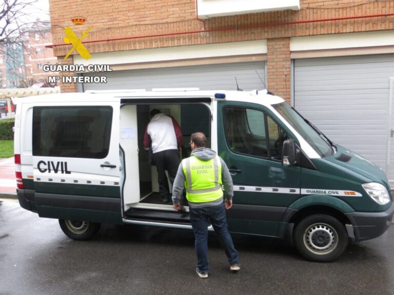 Pánico en la Maragatería: falsos revisores de gas estafan 9.000 € a 12 ancianos en León y Zamora