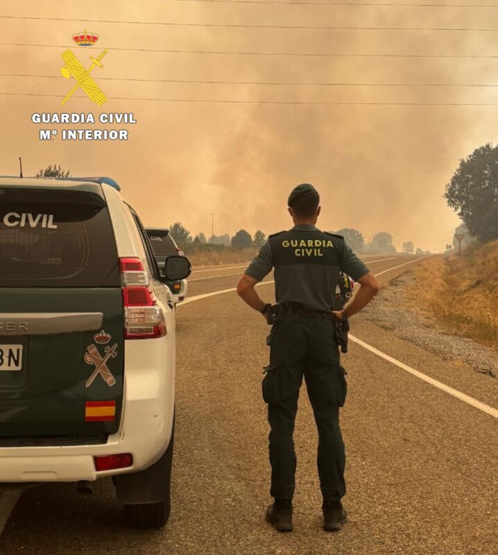 Un héroe en uniforme: La Guardia Civil salva a un vecino de 82 años durante el confinamiento por los incendios en Guardo