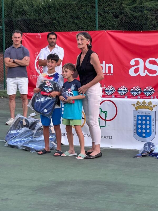 Los tenistas de Medina del Campo brillan en una intensa semana de torneos