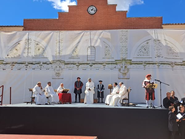 Villanueva de Duero revive con éxito la historia de Carlos V en la localidad