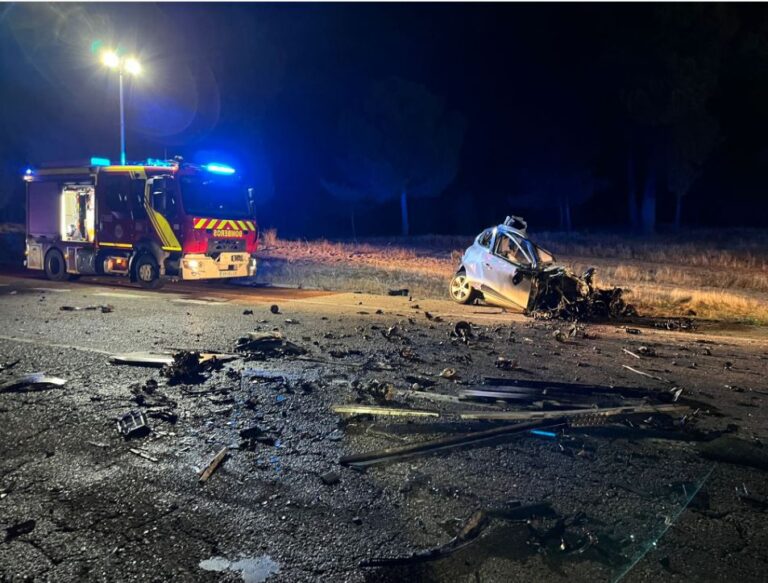 Tragedia en la N-122: muere un joven de 22 años al chocar contra un camión en Traspinedo