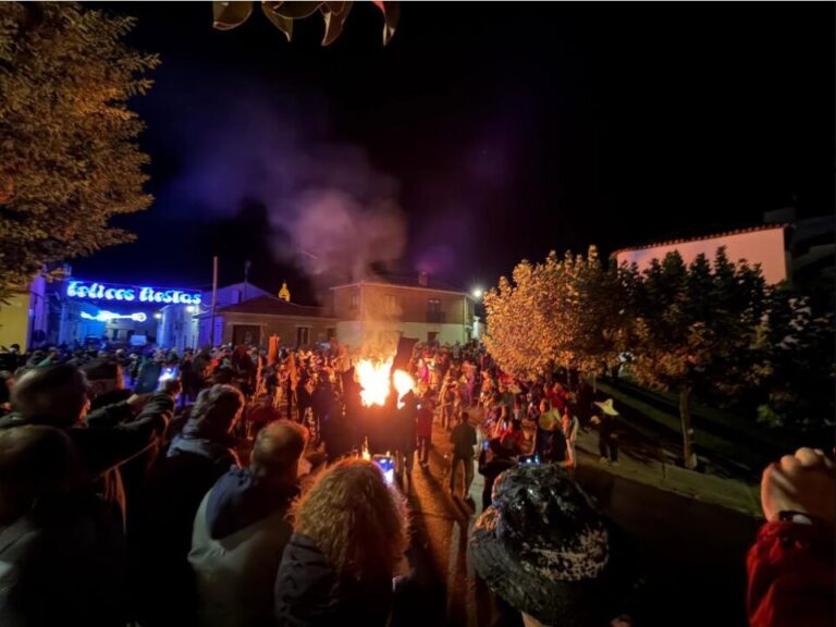El Vítor de Mayorga: un ritual centenario que enciende la identidad de un pueblo