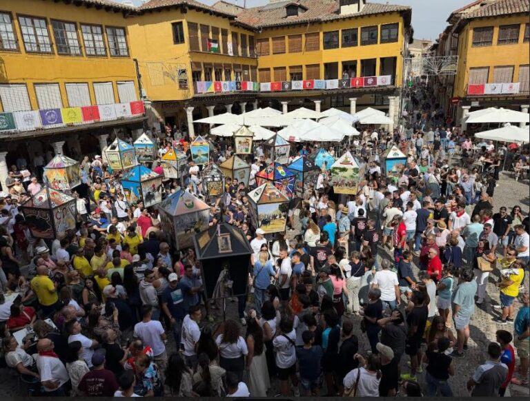 Tordesillas bate récord de participación en su tradicional concurso de faroles