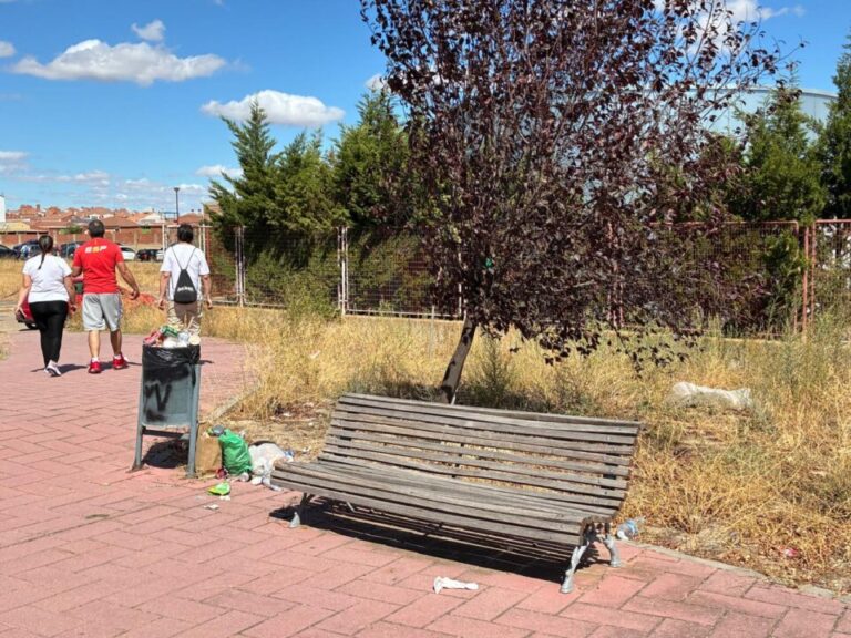 Foto denuncia: Mal aspecto de una plazuela ubicada próxima al Estadio Municipal