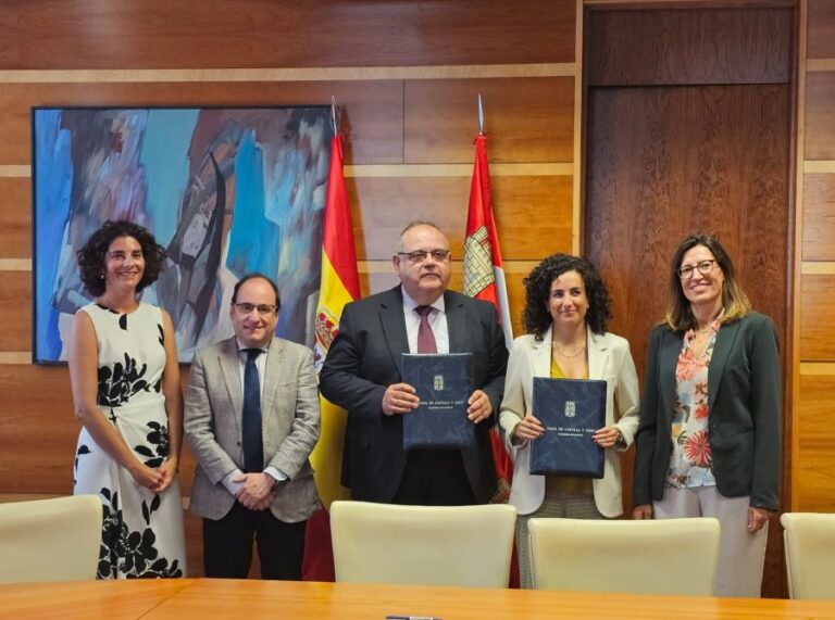 Castilla y León refuerza la Red de Farmacias Centinela: más seguridad para los medicamentos y los pacientes