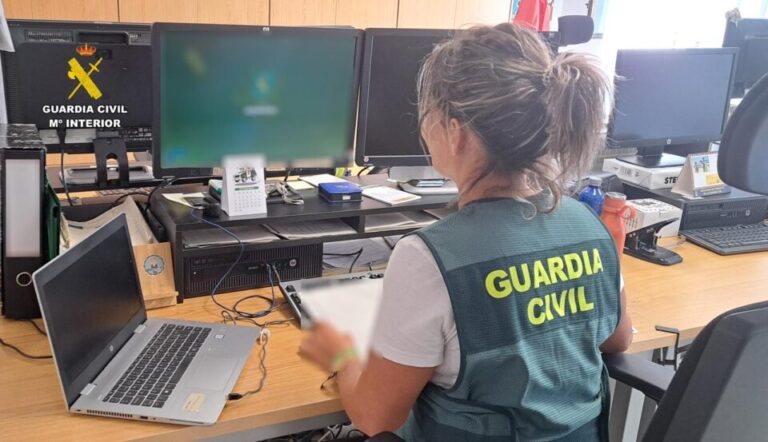 Cae una red criminal que estafó 80.000 euros por redes sociales haciéndose pasar por una tienda de muebles