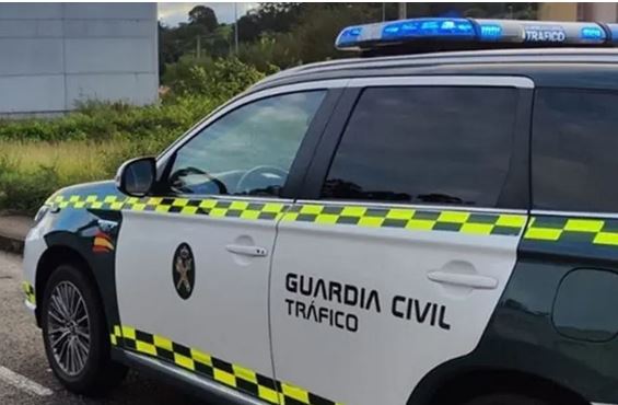 Pillado a 222 km/h en la A-6 en Medina del Campo y otro conductor sin carnet ni papeles: la Guardia Civil actúa en Valladolid