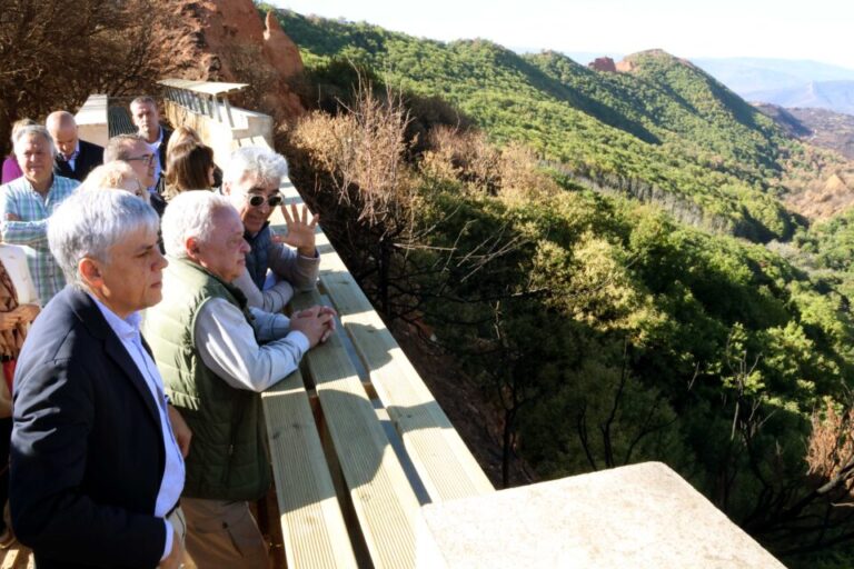 Reabre al público el Mirador de Orellán tras el incendio de agosto en Las Médulas