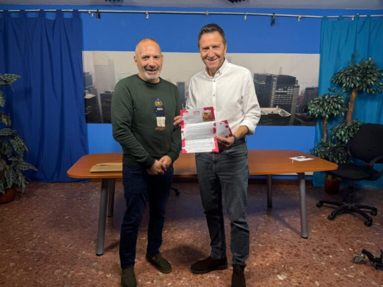 La Fundación Juntos por una Sonrisa desvela al primer premiado de su gala benéfica: el presentador Javier Serrano
