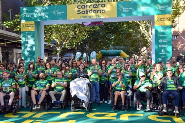 Más de 5.300 personas corren en Toledo contra la ELA: récord de participación en la Carrera Solidaria de Eurocaja Rural
