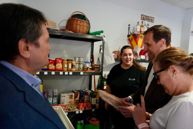 La Diputación de Valladolid impulsa el comercio rural con una nueva tienda en Lomoviejo y cinco más previstas hasta 2026