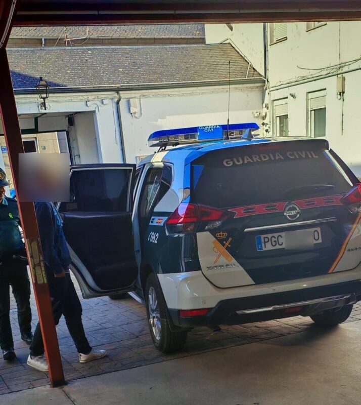 Detenido en Cacabelos por estafar a compradores de mascotas por internet y blanquear hasta 22.000 euros