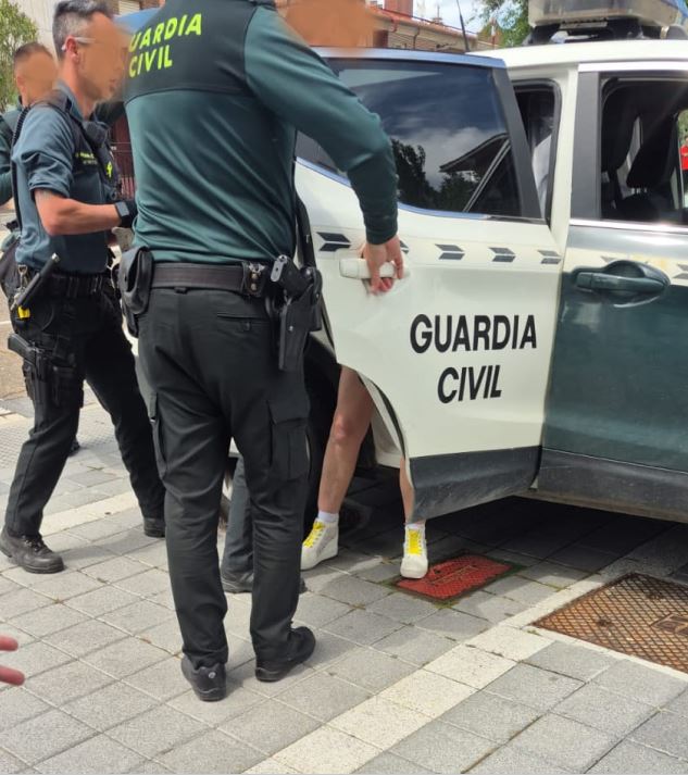 Dos detenidos por una brutal agresión en plena calle en Peñafiel: la víctima fue hallada semiinconsciente
